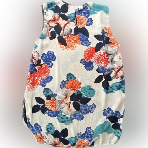 Vince Camino Tunic Style Blouse size S - Picture 2 of 3